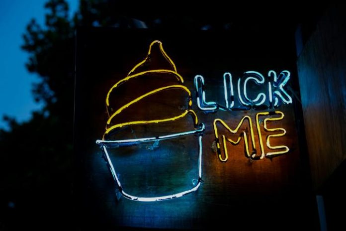 Dreamcodes Kat Wallpaper 91